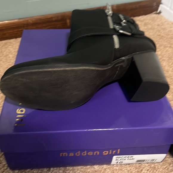 Black boots - Picture 6 of 6